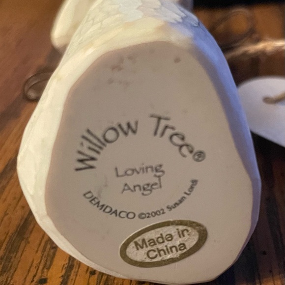 Willow Tree “Loving Angel” Figurine 2002 by Susan Lordi a Demdaco angel. - Picture 4 of 4